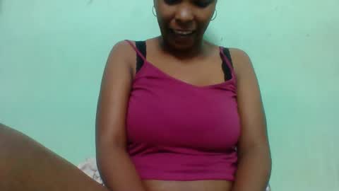 Snapshot of rovaelyah chatting on September 19, 2025, 4:18 pm rovaelyah online show from September 19, 2025, 4:18 pm