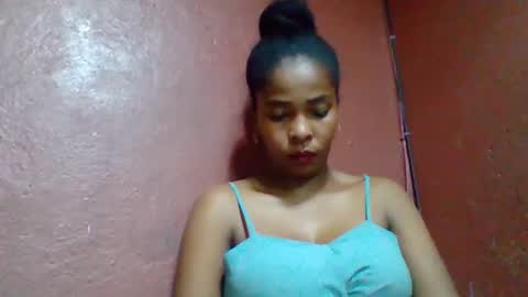 Snapshot of rovaelyah chatting on October 2, 2025, 5:53 pm rovaelyah online show from October 2, 2025, 5:53 pm