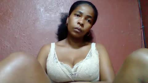 Snapshot of rovaelyah chatting on October 20, 2025, 2:45 am rovaelyah online show from October 20, 2025, 2:45 am