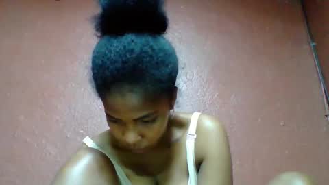 Snapshot of rovaelyah chatting on November 5, 2025, 5:35 pm rovaelyah online show from November 5, 2025, 5:35 pm