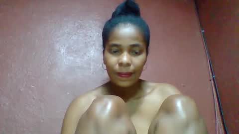 Snapshot of rovaelyah chatting on November 15, 2025, 4:43 am rovaelyah online show from November 15, 2025, 4:43 am