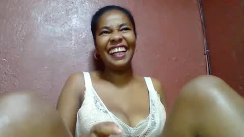 Snapshot of rovaelyah chatting on November 19, 2025, 5:40 am rovaelyah online show from November 19, 2025, 5:40 am