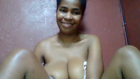 Snapshot of rovaelyah chatting on November 19, 2025, 6:19 pm rovaelyah online show from November 19, 2025, 6:19 pm