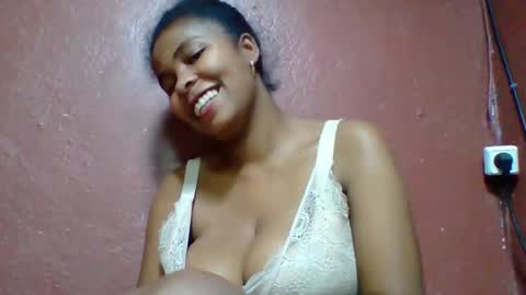 Snapshot of rovaelyah chatting on November 22, 2025, 7:35 pm rovaelyah online show from November 22, 2025, 7:35 pm