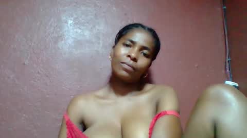 Snapshot of rovaelyah chatting on January 6, 2026, 6:00 pm rovaelyah online show from January 6, 2026, 6:00 pm