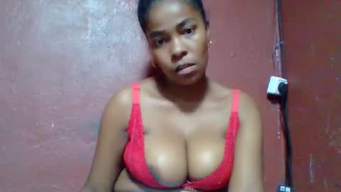 Snapshot of rovaelyah chatting on January 14, 2026, 4:01 pm rovaelyah online show from January 14, 2026, 4:01 pm