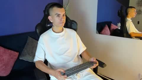 Rowan online show from November 11, 2025, 11:21 am