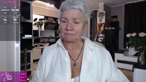 Roxana online show from September 28, 2025, 6:35 pm