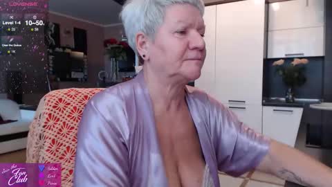 Roxana online show from October 6, 2025, 6:33 am