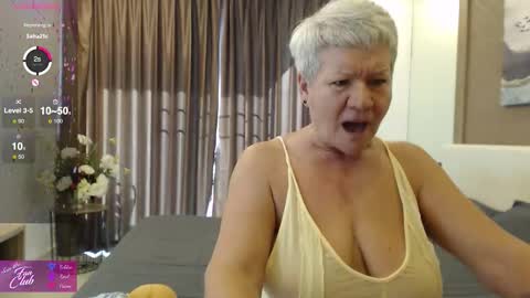 Roxana online show from November 30, 2025, 1:42 am