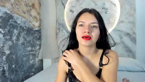 roxanaborns online show from November 4, 2025, 12:15 pm