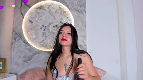 roxanaborns online show from November 20, 2025, 1:11 pm