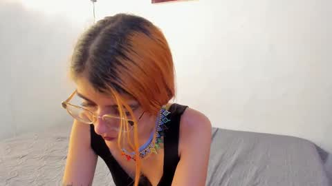 Snapshot of roxanajames__ chatting on November 21, 2025, 4:16 pm roxy online show from November 21, 2025, 4:16 pm