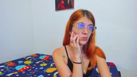 Snapshot of roxanajames__ chatting on April 30, 2026, 2:56 pm roxy online show from April 30, 2026, 2:56 pm