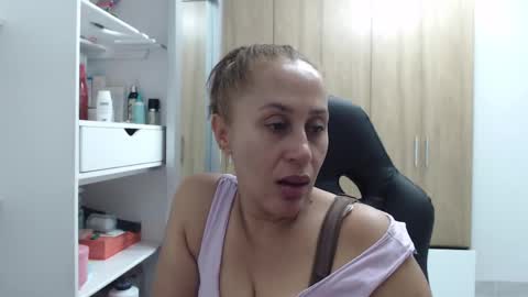 Roxana online show from December 17, 2024, 1:50 am