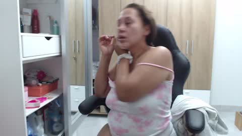 Roxana online show from February 3, 2025, 4:04 am