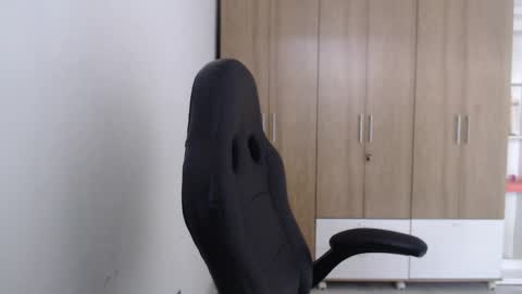 Roxana online show from April 3, 2026, 7:56 pm