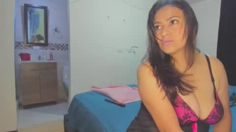 Snapshot of roxanasexy2025 chatting on March 4, 2025, 12:44 pm roxanasexy2025 online show from March 4, 2025, 12:44 pm