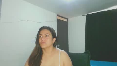 Snapshot of roxanasexy2025 chatting on October 2, 2025, 12:12 pm roxanasexy2025 online show from October 2, 2025, 12:12 pm