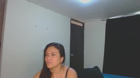 roxanasexy2025 online show from December 2, 2025, 12:32 pm
