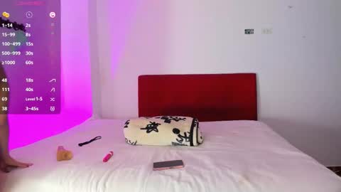 Roxane Diaz online show from November 16, 2025, 1:17 pm