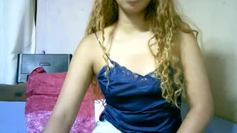 roxanne_98 online show from January 7, 2026, 1:19 am