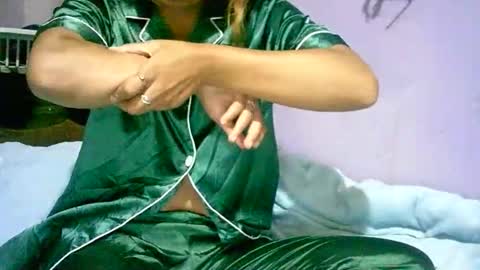 roxanne_98 online show from February 7, 2026, 6:00 pm