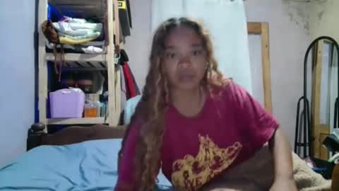 roxanne_98 online show from February 22, 2026, 4:05 pm