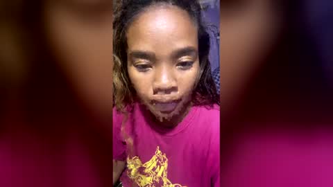 roxanne_98 online show from April 3, 2026, 5:33 pm