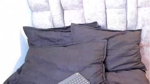 Snapshot of roxanne_dl chatting on September 29, 2025, 12:32 pm Roxanna online show from September 29, 2025, 12:32 pm