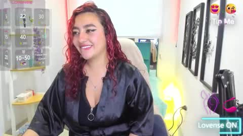 Snapshot of roxanne_morelli chatting on November 18, 2025, 11:58 am roxanne online show from November 18, 2025, 11:58 am