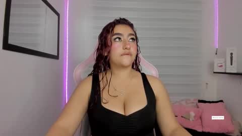 Snapshot of roxanne_morelli chatting on January 14, 2026, 11:16 am roxanne online show from January 14, 2026, 11:16 am