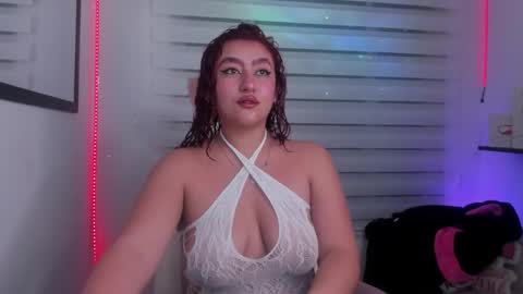 Snapshot of roxanne_morelli chatting on February 4, 2026, 12:11 pm roxanne online show from February 4, 2026, 12:11 pm