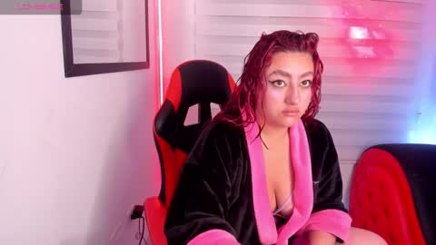 Snapshot of roxanne_morelli chatting on February 17, 2026, 12:12 pm roxanne online show from February 17, 2026, 12:12 pm