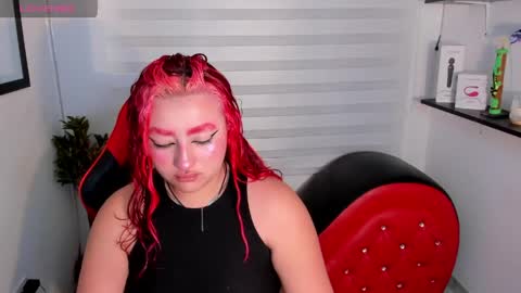 Snapshot of roxanne_morelli chatting on April 16, 2026, 12:50 pm roxanne online show from April 16, 2026, 12:50 pm