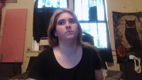 Snapshot of roxanneroulette chatting on September 27, 2025, 4:01 pm Silver online show from September 27, 2025, 4:01 pm