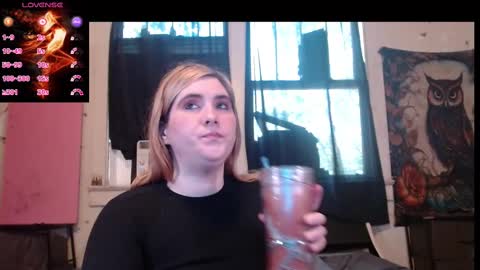 Snapshot of roxanneroulette chatting on October 7, 2025, 3:42 pm Silver online show from October 7, 2025, 3:42 pm