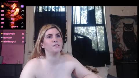 Snapshot of roxanneroulette chatting on October 13, 2025, 3:23 pm Silver online show from October 13, 2025, 3:23 pm