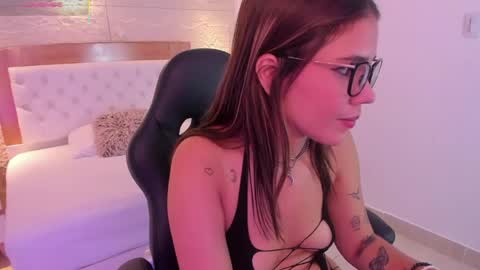 R O X Y  online show from May 21, 2026, 7:43 pm