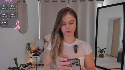 Snapshot of roxie_gates chatting on September 27, 2025, 4:34 pm R O X I E online show from September 27, 2025, 4:34 pm