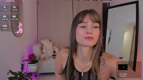 Snapshot of roxie_gates chatting on October 23, 2025, 2:55 am R O X I E online show from October 23, 2025, 2:55 am