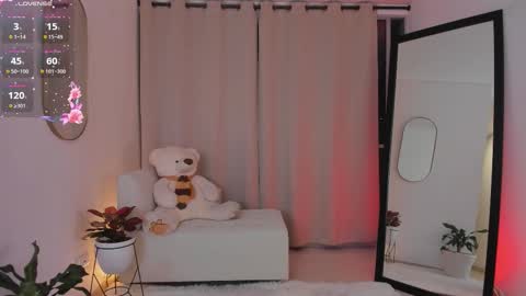 Snapshot of roxie_gates chatting on November 17, 2025, 12:49 am R O X I E online show from November 17, 2025, 12:49 am