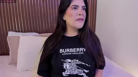 Snapshot of roxie_ns chatting on November 21, 2025, 12:04 pm Roxie online show from November 21, 2025, 12:04 pm