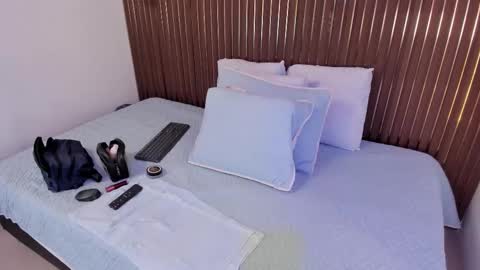 Snapshot of roxie_ns chatting on December 2, 2025, 11:37 am Roxie online show from December 2, 2025, 11:37 am