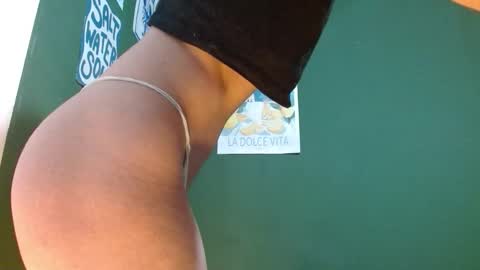 Snapshot of roxiehood chatting on February 15, 2026, 2:19 am Roxie online show from February 15, 2026, 2:19 am