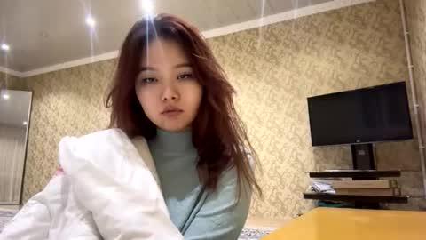 Snapshot of roxiesumas chatting on November 25, 2025, 8:42 pm Emma online show from November 25, 2025, 8:42 pm