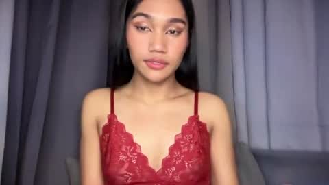 roxiethogersen online show from August 3, 2026, 5:16 pm