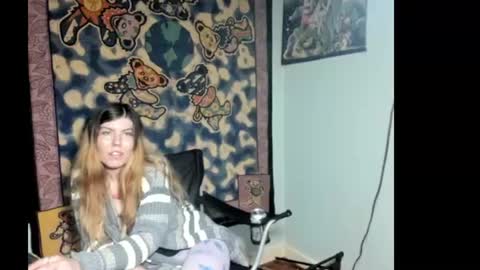 Snapshot of roxihazeleyes chatting on July 2, 2026, 3:23 am roxihazeleyes online show from July 2, 2026, 3:23 am