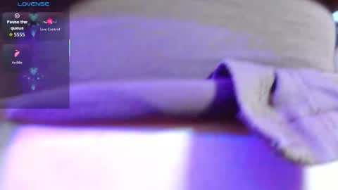 roxiie online show from October 20, 2025, 7:36 pm