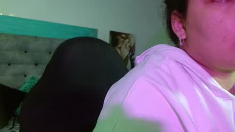 roxiie online show from December 15, 2025, 12:09 pm